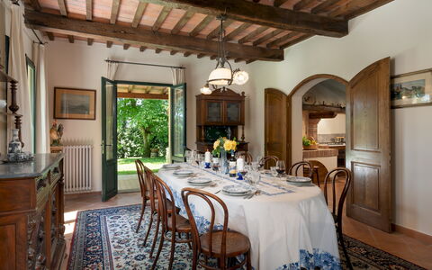 Villa Paesante 8: Furniture, Interior Design, Table, Wood, Dining Room, Chair, Flooring, Kitchen & Dining Room Table, Ceiling, Lighting