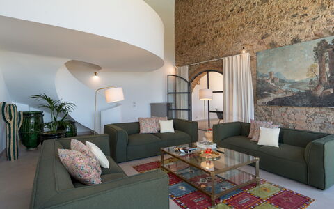 Villa Il Pozzo 14: Mobilia, Interior Design, Parete, Divano, Pavimentazione, Pavimento, Soggiorno, Soffitto, Camera, Tavolo