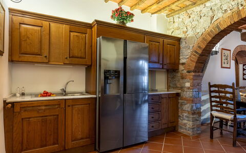 Scandelaia 12: Mobilia, Interior Design, Cucina, Pavimentazione, Legna, Cabinetry, Elettrodomestico Da Cucina, Controsoffitto, Soffitto, Camera