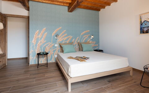 Casolare San Martino 12: Mobilia, Interior Design, Legna, Pavimentazione, Pavimento, Camera Da Letto, Illuminazione, Camera, Letto, Casa