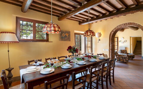 Villa Montefalconi 11: Mobilia, Interior Design, Parete, Tavolo, Pavimentazione, Sedia, Legna, Sala Da Pranzo, Soffitto, Cucina & Sala Da Pranzo Tavolo