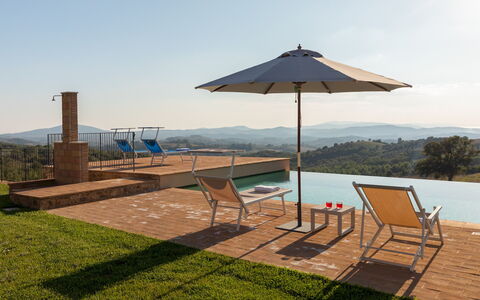Casale Grottini 8: Mobilia, Mobili Da Esterno, Piscina, Sedia, Shade, Lettino, Color Legno, Ricorrere, Latifoglie, Pavimento In Legno