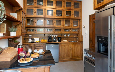 Villa Manganelli 12: Furniture, Shelf, Cabinetry, Shelving, Kitchen, Interior Design, Wood, Cupboard, Countertop, Flooring