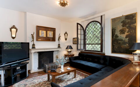 Villa Manganelli 12: Furniture, Interior Design, Couch, Wall, Flooring, Wood, Floor, Living Room, Room, Ceiling