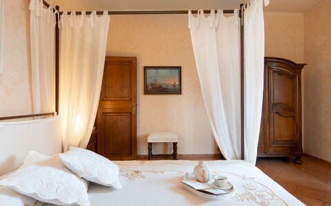 Casa del Duca 10: Furniture, Interior Design, Bed, Bedroom, Wood, Room, Bedding, Floor, Bed Sheet, Linens