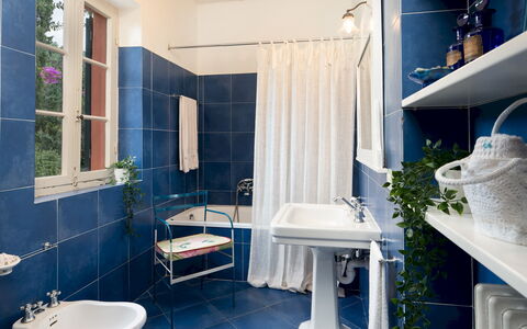 Casa del Duca 10: Blue, Bathroom, Plumbing Fixture, Interior Design, Sink, Flooring, Bathroom Sink, Tap, Toilet, Floor