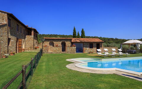 Villa Stroncoli 14: Swimming Pool, Farmhouse
