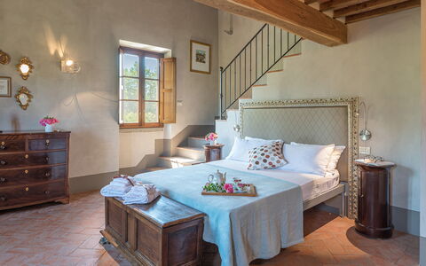 Casale la Splendida 10: Mobilia, Parete, Pavimentazione, Interior Design, Casa, Camera Da Letto, Pavimento, Letto, Illuminazione, Telaio Del Letto