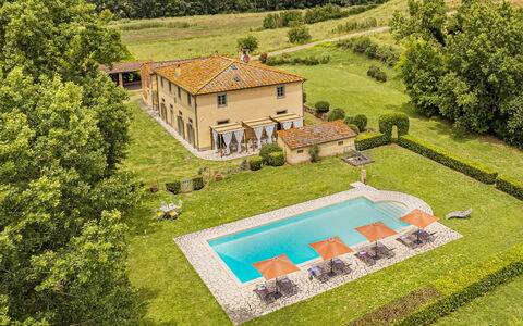 Villa Iside 8: Zona Residenziale, Casa, Estate, Piscina, Casa, Lotto, Giardino, Prato, Agriturismo, Landscaping