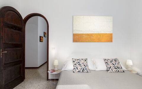 Villa Meraviglia 8: Parete, Pavimento, Interior Design, Pavimentazione, Legna, Camera Da Letto, Mobilia, Camera, Letto, Soffitto