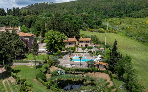 Villa Loredana 12: Estate, Villetta, Giardino, Landscaping, Hacienda, Ricorrere, Backyard, Villa, Cortile, Mobili Da Esterno
