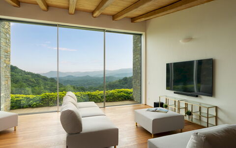 Villa Krisztina 10: Parete, Pavimentazione, Interior Design, Pavimento, Mobilia, Divano, Soggiorno, Casa, Soffitto
