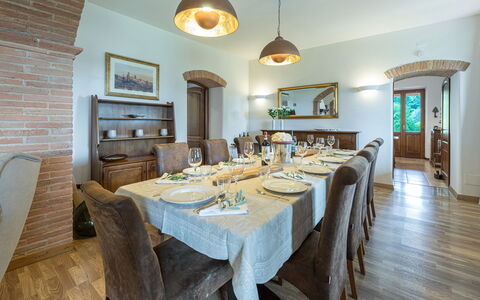 Villa Pianello 10: Mobilia, Interior Design, Tavolo, Sedia, Pavimentazione, Legna, Soffitto, Sala Da Pranzo, Cucina & Sala Da Pranzo Tavolo, Camera