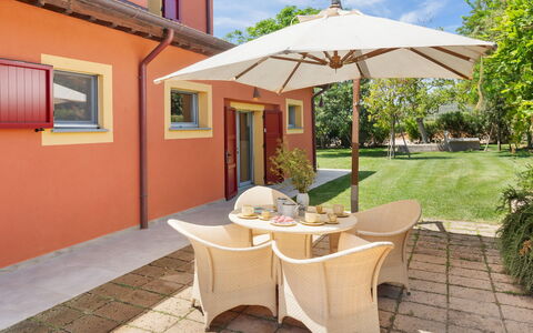 Casale Ansedonia 8+1: Garden, Chair, Flowerpot, Shade, Wood Stain, Yard, Outdoor Furniture, Houseplant, Backyard, Landscaping