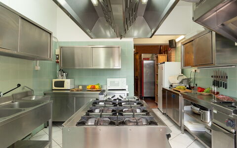 Valleverde 28+2: Cucina, Elettrodomestico Da Cucina, Controsoffitto, Apparecchio Major, Cucina Stufa, Stufa, Soffitto, Illuminazione, Stufa A Gas, Cibo