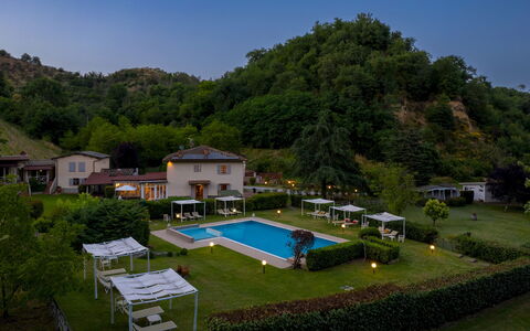 Valleverde 28+2: Piscina, Ricorrere, Hacienda, Backyard