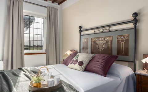 Tenuta Francigena 8: Letto, Camera Da Letto, Interior Design, Mobilia, Bedding, Lenzuolo, Biancheria, Camera, Pavimentazione, Cornice