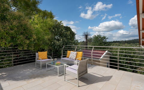 La Villanella 6: Mobili Da Esterno, Mobilia, Sedia, Deck, Shade, Eco Hotel, Corrimano, Tavolo Esterno, Balcone, Latifoglie