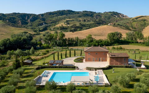 Podere Terranuova 10+2: Piscina, Casa, Zona Residenziale, Casa, Ricorrere, Estate, Agriturismo, Eco Hotel, Villetta, Terme