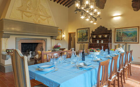 Il Cerreto 11: Furniture, Table, Home, Chair, Dining Room, Kitchen & Dining Room Table, Houseplant, Barware, Restaurant, Villa