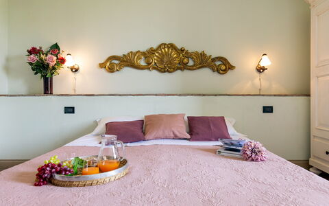 Casale Fienile 8: Interior Design, Camera Da Letto, Mobilia, Letto, Lenzuolo, Tessile, Bedding, Biancheria, Camera, Illuminazione