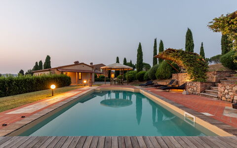 Casale Teatro 10: Piscina, Estate, Hacienda, Eco Hotel, Villa, Landscaping, Ricorrere, Agriturismo, Cortile, Hedge