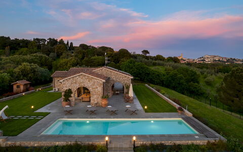 Villa la Casina 4: Swimming Pool, Estate, Hacienda, Farmhouse, Villa, Landscaping, Courtyard, Mansion, Dusk