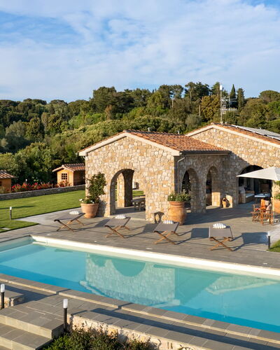 Villa la Casina 4: Estate, Cottage, Farmhouse, Hacienda, Swimming Pool, Villa, Mansion, Resort, Landscaping, Courtyard