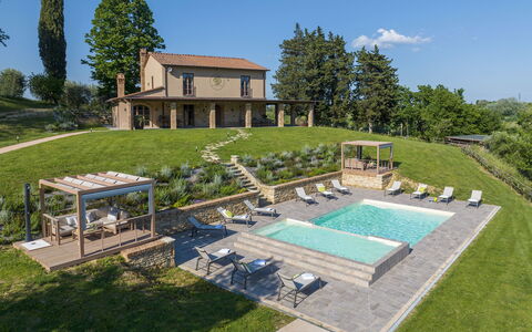 Agriresort Bacaringhe 13: Piscina, Lotto, Villetta, Estate, Agriturismo, Giardino, Landscaping, Villa, Backyard, Prato