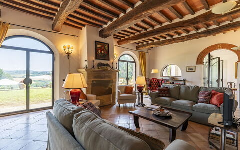 Podere Casanovina 12: Mobilia, Interior Design, Casa, Sedia, Soffitto, Pavimento In Legno, Divano, Soggiorno, Latifoglie, Villa