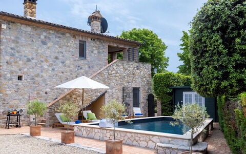 Villa Aperolli 4: Blue, Swimming Pool, House, Home, Flowerpot, Cottage, Houseplant, Garden, Umbrella, Estate