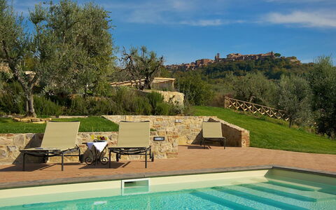 Terra San Raffaele 10+3: Piscina, Lotto, Giardino, Estate, Landscaping, Hacienda, Mobili Da Esterno, Ricorrere, Villa, Lettino