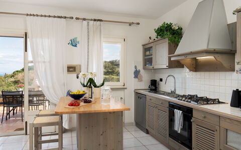 Villa Perelle 8: Mobilia, Cucina, Elettrodomestico Da Cucina, Interior Design, Controsoffitto, Pavimentazione, Legna, Apparecchio Major, Cabinetry, Pavimento