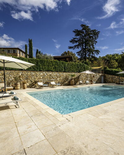 Podere Vernine di Sotto 14: Swimming Pool, Resort, Water Feature, Flagstone, Landscaping, Garden, Eco Hotel, Villa, Outdoor Furniture, Tile