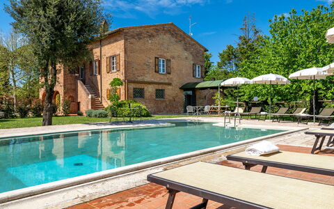 Sangiovese 14: Piscina, Zona Residenziale, Estate, Mobili Da Esterno, Giardino, Hacienda, Ombrello, Villa, Landscaping, Sedia
