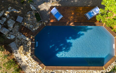 Cottage Dolcevista 4+2: Blu, Materiale Composito, Piscina, Landscaping, Stagno, Backyard