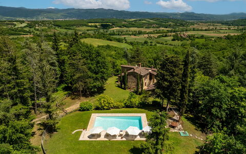 Villa Palazzolo 8: Erba, Paesaggio, Arbusto, Estate, Lotto, Casa, Giardino, Area Rurale, Villetta, Agriturismo
