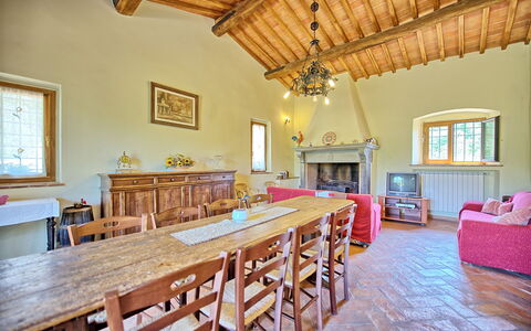 Poggio Conca: Proprietà, Camera, Mobilia, Costruzione, Soffitto, Interior Design, Casa, Immobiliare, Pavimento, Tavolo