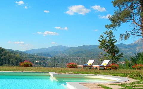 Villa Saida: Paesaggio Naturale, Natura, Proprietà, Piscina, Cielo, Casa, Immobiliare, Tempo Libero, Paesaggio, Montagna