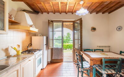 Accommodation:&nbsp;Donatello 955.7
