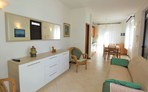 Francesca: Mobilia, Tavolo, Cornice, Costruzione, Comfort, Cabinetry, Azzurro, Legna, Cassetto, Scrivania