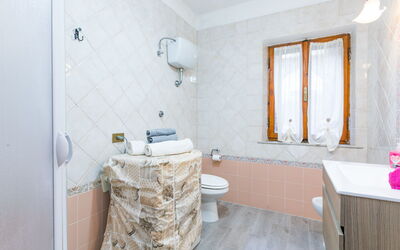 Accommodation:&nbsp;Serena 100.2