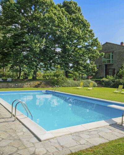 Rufina 200: Swimming Pool, Property, Real Estate, House, Residential Area, Home, Building, Leisure, Estate, Grass