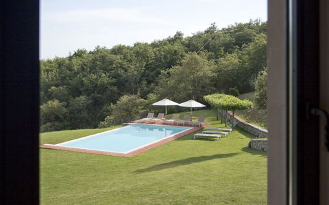 La Maccinaia 14: Proprietà, Erba, Finestra, Camera, Albero, Casa, Architettura, Casa, Prato, Paesaggio