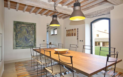 La Maccinaia 14: Camera, Sala Da Pranzo, Soffitto, Mobilia, Proprietà, Interior Design, Costruzione, Tavolo, Giallo, Pavimento