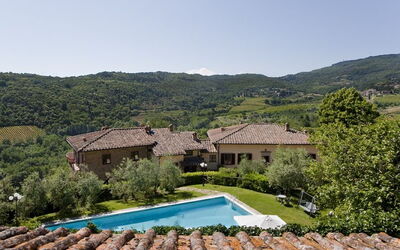 Panorama con piscina e appartamenti
