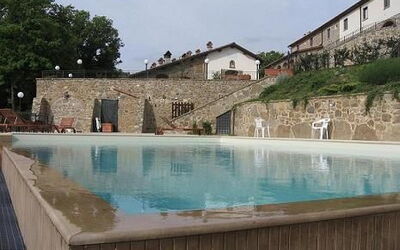 vista del Borgo dalla piscina