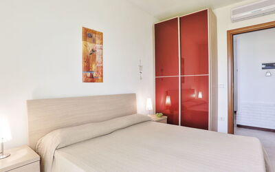 Accommodation:&nbsp;B9 50.1