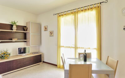 Accommodation:&nbsp;B19 50.3