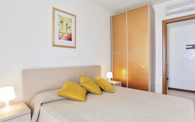 Accommodation:&nbsp;B19 50.3
